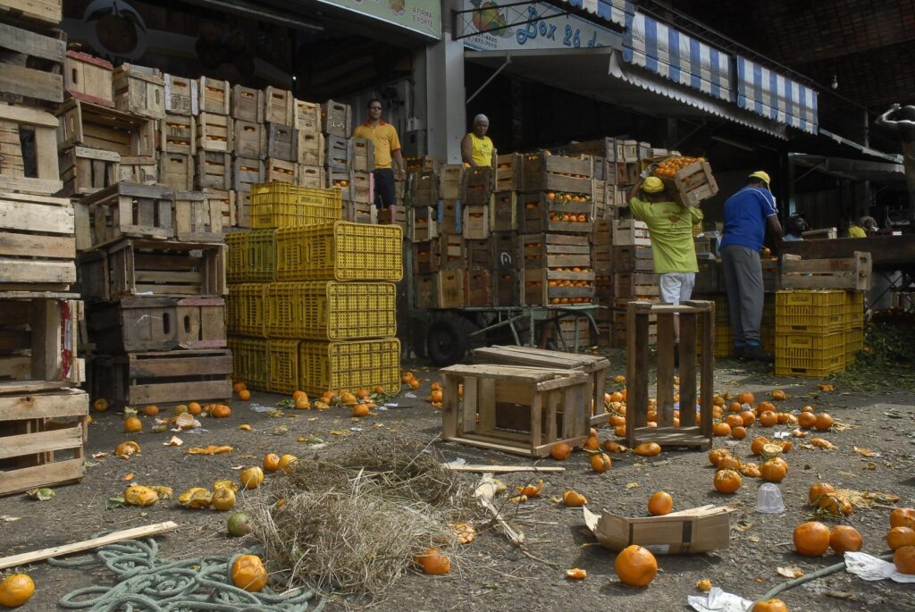 El desperdicio de productos alimentarios se da en toda la cadena de producción y consumo. Foto ONU