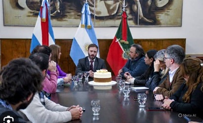 AZCUÉ...